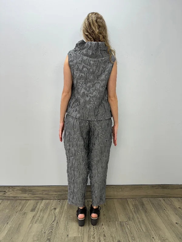 Gris Pattern Sleeveless Topper